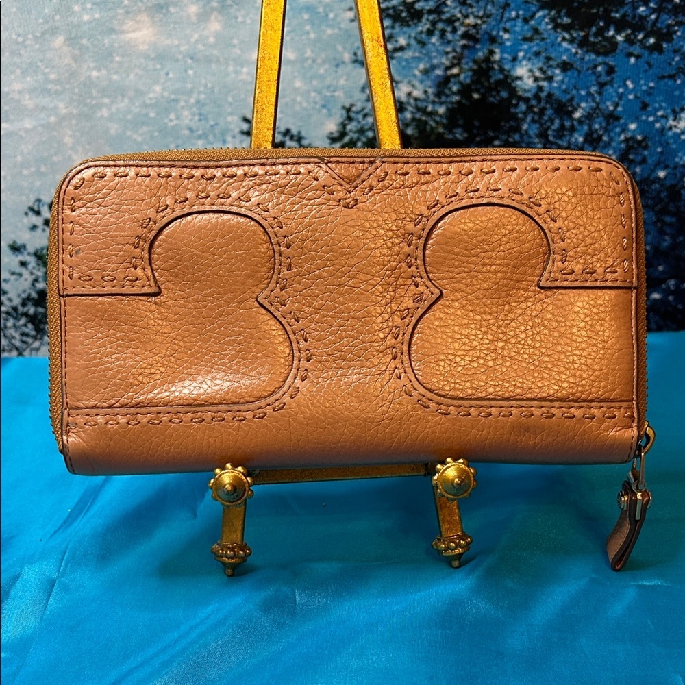 Tory Burch Leather Zip Wallet in Tan VGC